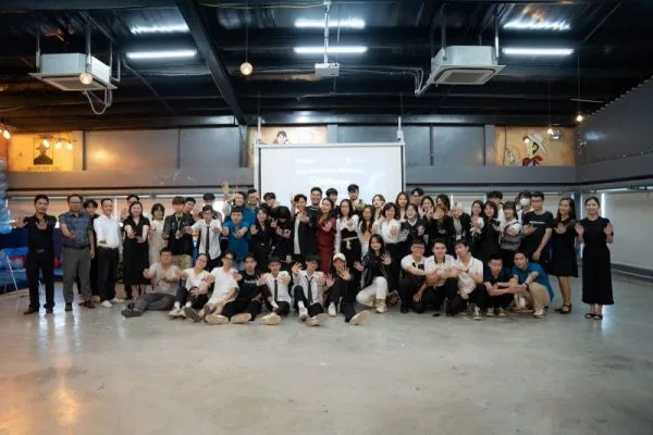 bung-no-voi-su-kien-chao-tan-sinh-vien-K2-ITCI-Amazing-journey-64